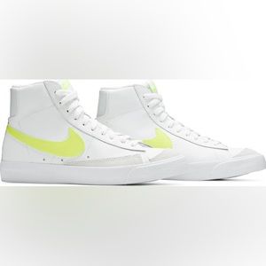 Nike Blazer Mid 77 in White Lemon Blazer Size 5